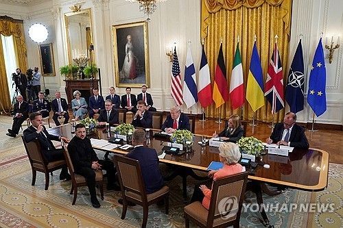 18일 백악관에서 모인 미국·우크라·유럽 주요 정상들