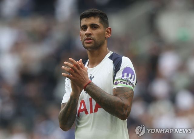 토트넘의 새 주장 크리스티안 로메로.