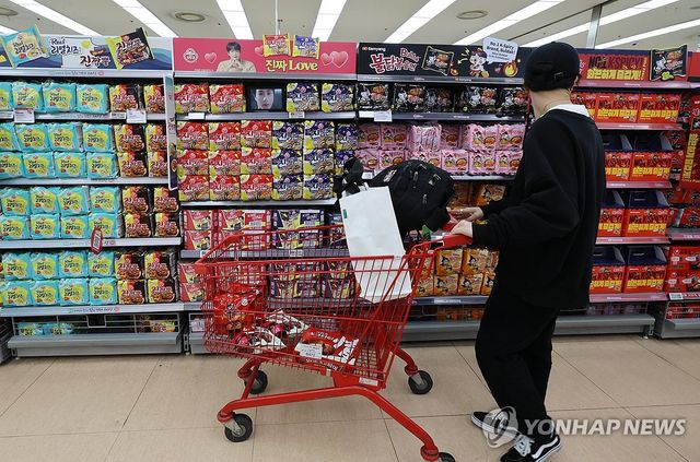 K푸드 대미 수출, 26개월만에 줄어…'트럼프 관세 영향 현실화' - 1