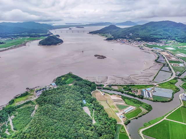 강화도와 석모도를 잇는 석모대교가 멀리 보인다.[사진/백승렬 기자]