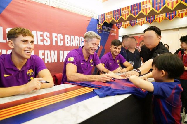 FC바르셀로나 선수단 팬사인회