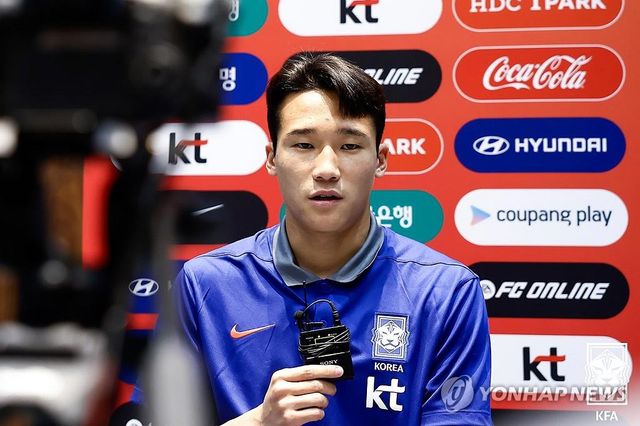 인터뷰하는 이태석