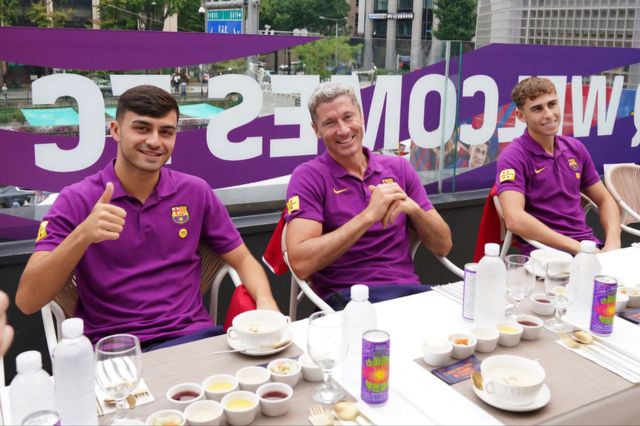 FC바르셀로나 선수단 팬사인회