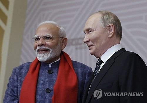 모디 인도 총리(사진 왼쪽)와 푸틴 러시아 대통령