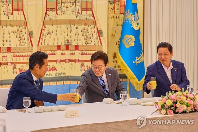 이재명 대통령, 민주당 지도부와 만찬