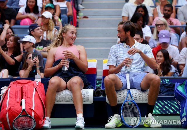 안드레예바와 메드베데프