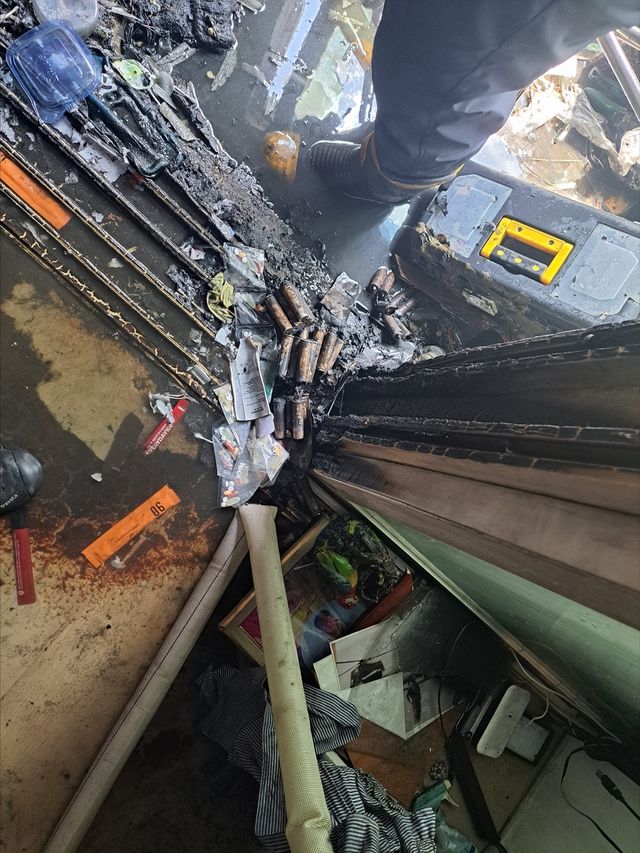 불에 탄 배터리