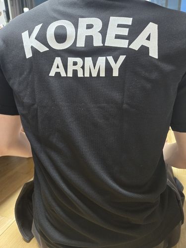 실제로 로카티를 착용한 모습