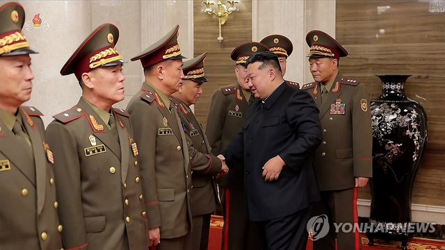 김정은, 러 파병부대 지휘관 격려