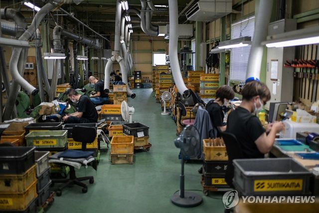 일본 공장 노동자들