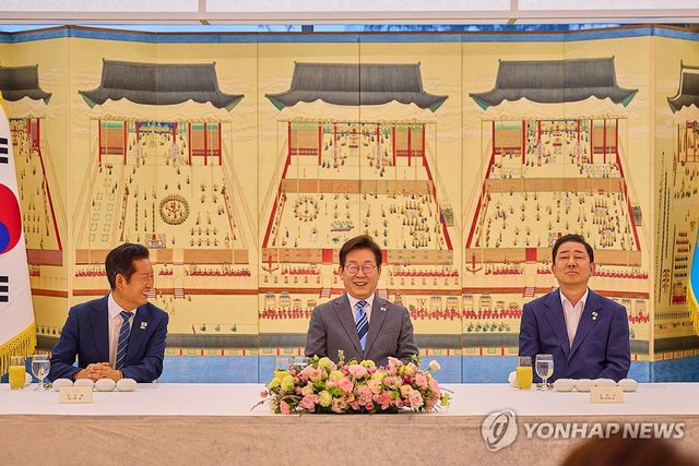 이재명 대통령, 민주당 지도부와 만찬