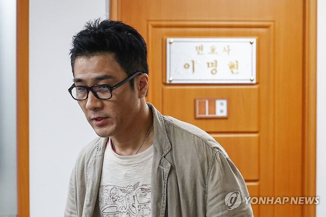 이명현 특검 사무실 떠나는 전직 해병 이관형 씨