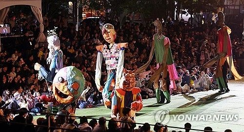 '전 세계 인형이 한자리에' 춘천세계인형극제 개막