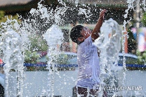 무더위속 시원한 물놀이 