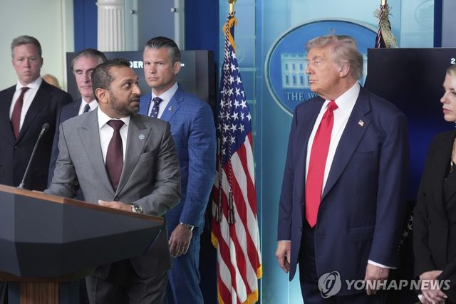캐시 파텔 FBI 국장과 도널드 트럼프 대통령