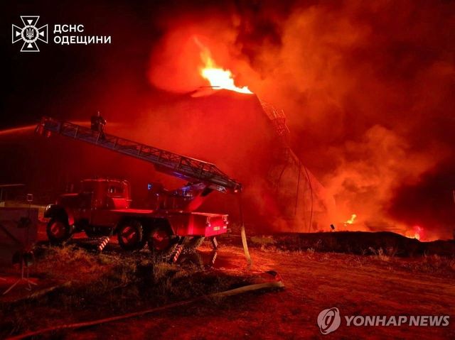 불타는 오데사의 연료 저장고