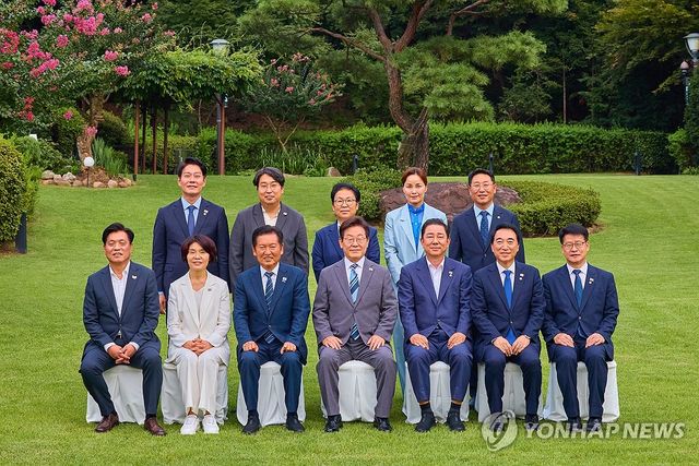 이재명 대통령, 민주당 지도부와 만찬