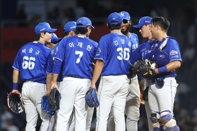 20일 NC전 승리 후 기뻐하는 삼성 선수들. 