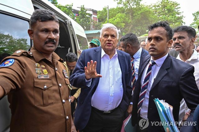 라닐 위크라메싱게 전 스리랑카 대통령 체포 