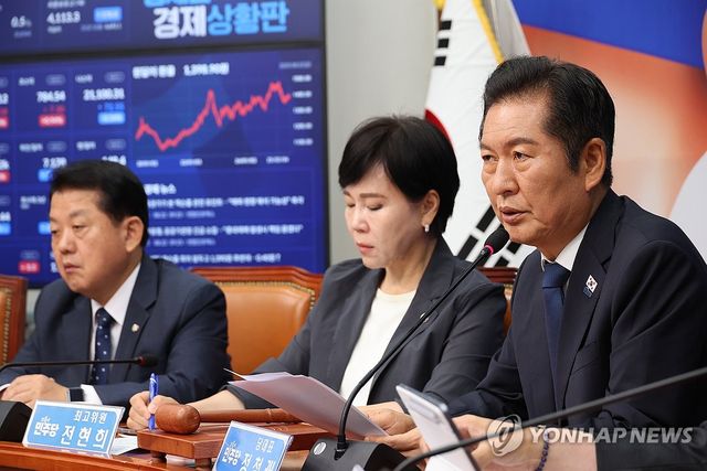 발언하는 정청래 대표