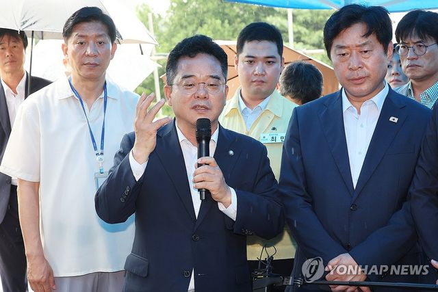 발언하는 을지로위원회 민병덕 위원장