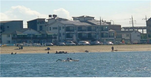 튜브 표류자 구조하는 태안해경