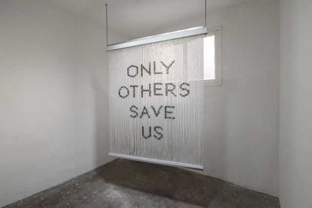 안규철 작 '타인만이 우리를 구원한다'