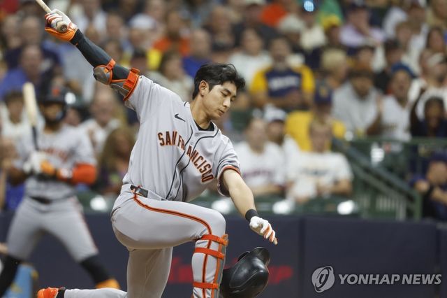 6회 2사 만루에서 삼진으로 물러나는 이정후