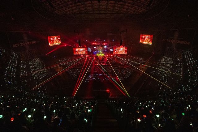 투모로우바이투게더 월드투어 공연사진