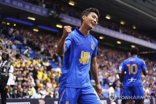 골 세리머니를 펼치는 버밍엄 시티의 백승호