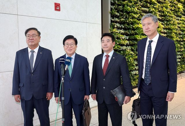 중국 향하는 박병석 대통령 중국 특사단장