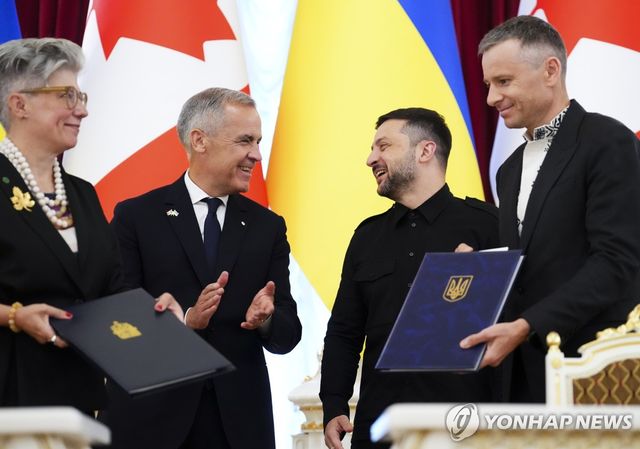 카니 총리와 젤렌스키 대통령