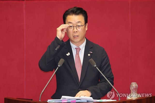 2차 상법 개정안 반대토론 하는 곽규택 의원