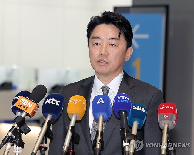 강훈식 비서실장, 미국으로 출국