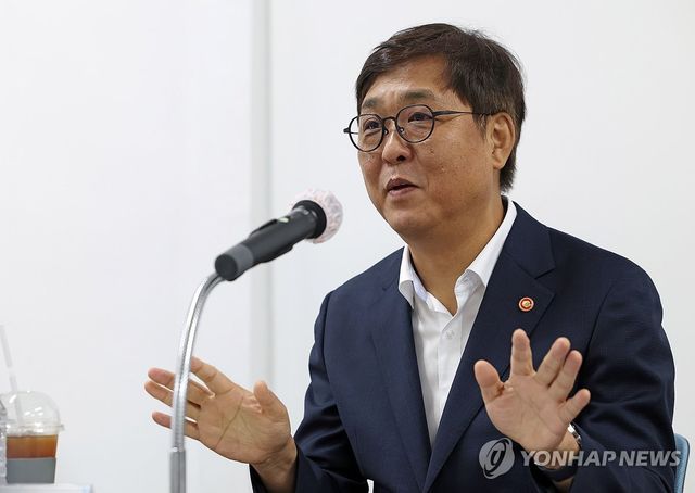 최휘영 장관, 영화계 소통 간담회 진행