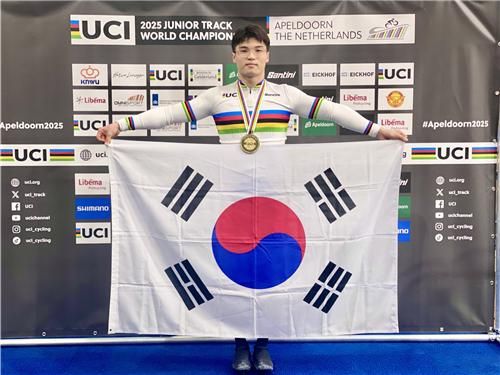 세계주니어선수권 남자 스프린트 개인전에서 금메달 따낸 최태호