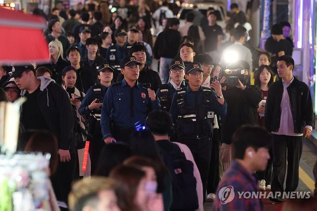 핼러윈 데이 예방 순찰 나선 기동순찰대