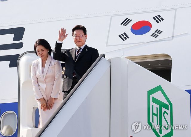 이재명 대통령 부부, 한미 정상회담 위해 미국으로 출발