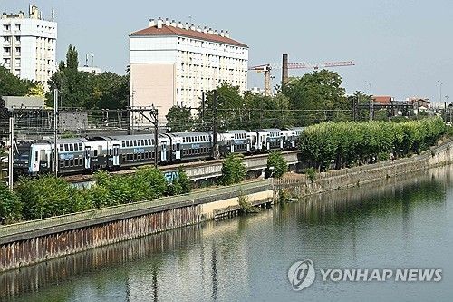 시신 4구 발견된 파리 근교 센강