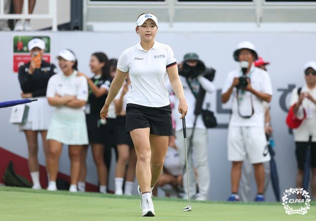 18번 홀 이글 성공 후의 김민솔