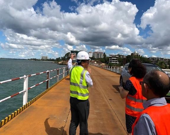 탄자나이트 해상교량 공사현장