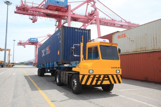 전기 야드 트랙터