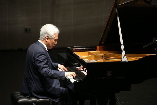 김대진 한국예술종합학교 총장의 피아노 독주