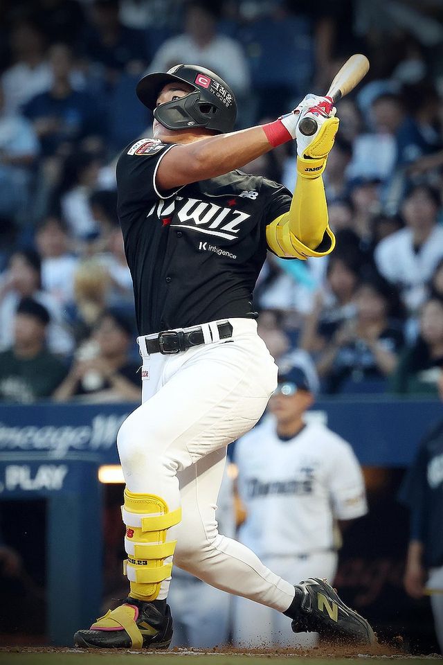 안현민, 2점 홈런 등 3타수 3안타 맹타