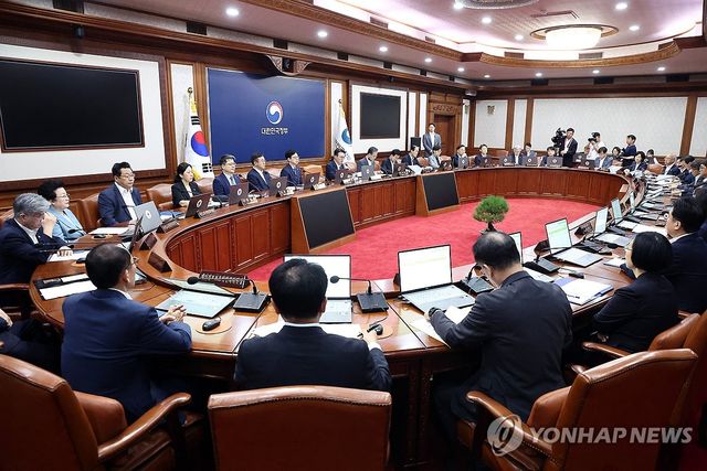 국무회의 주재하는 김민석 국무총리