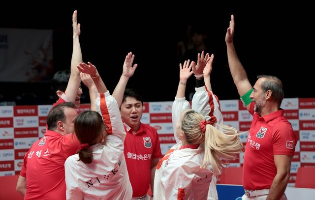 역전 우승을 차지한 웰컴저축은행