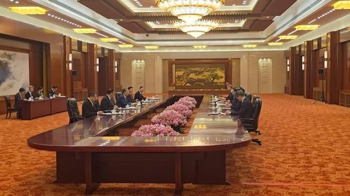 대통령 특사단, 자오러지 中전인대 상무위원장과 회동