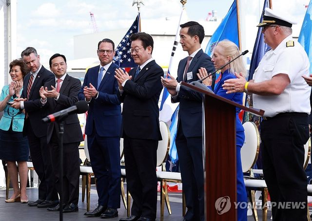 이재명 대통령, 한화 필리조선소 선박 명명식 참석