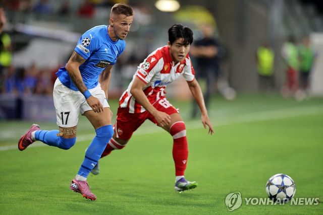 파포스와의 경기에 출전한 설영우