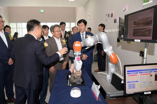 광주 마이크로의료로봇 개발지원센터 준공